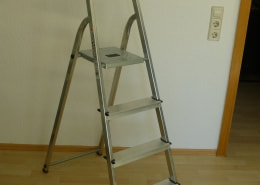 Alu-Leiter mit 4 Tritten